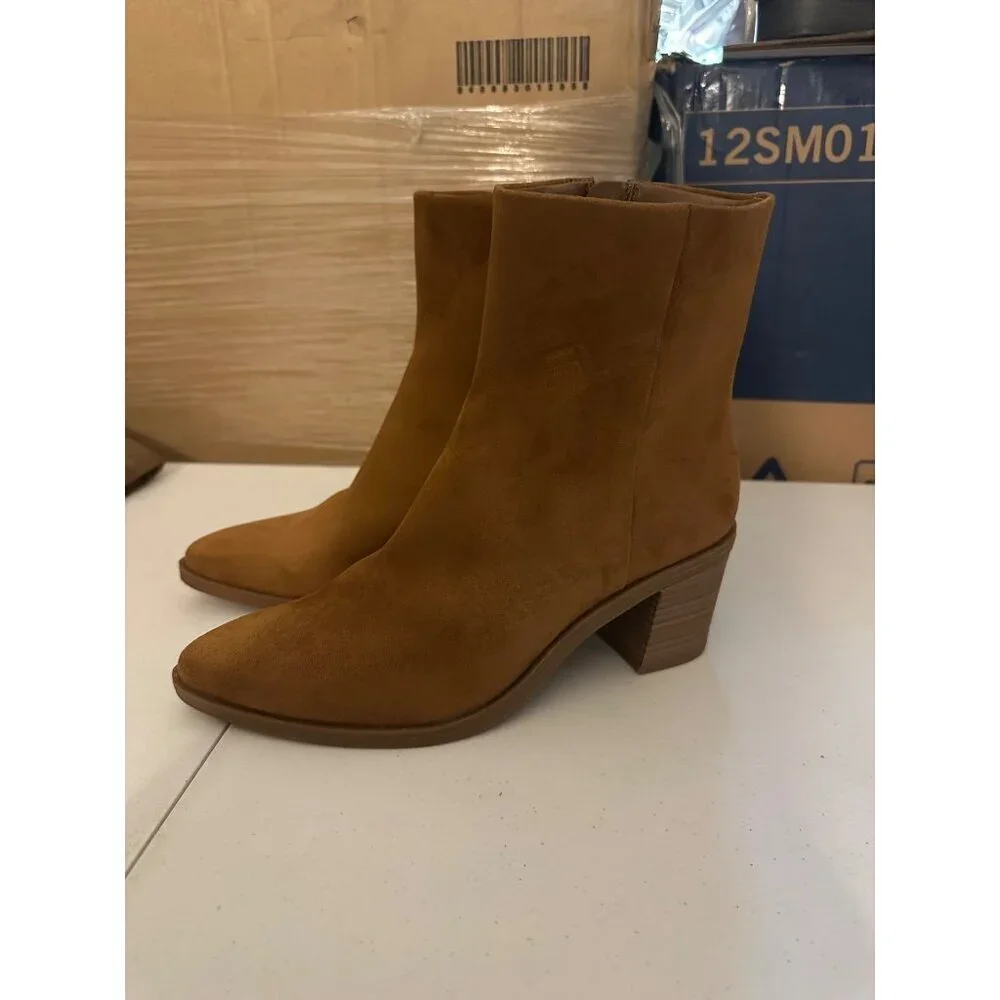 Universal Thread Women’s Gayle Western Faux Suede Ankle Boots size 8.5 NWT